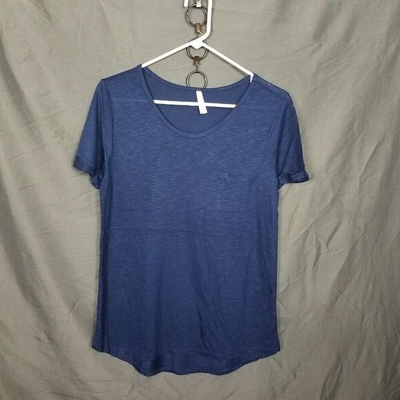 Color Story Medium Navy Single Pocket Tee High Low Cuffed Short Sleeve NWOT - Picture 11 of 12